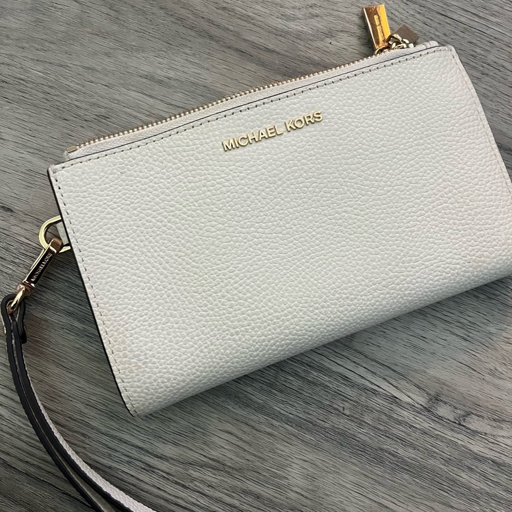 Michael Kors White Pebbled Leather Wristlet with Gold Hardware